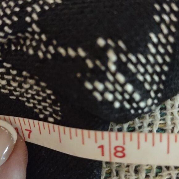 Erin Women's size S white black‎ rose floral open unlined jacket - Picture 9 of 10